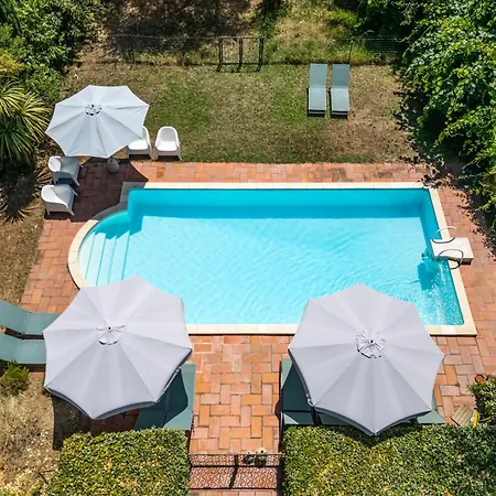 公寓 Alosa Balcon - Renovated 1st Floor - Pool - Garden 塞雷